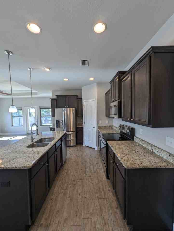 1681 Waterford Sound Blvd - Photo 6 of 25