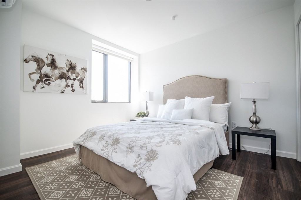 70 Parker Hill Ave - Photo 5 of 12