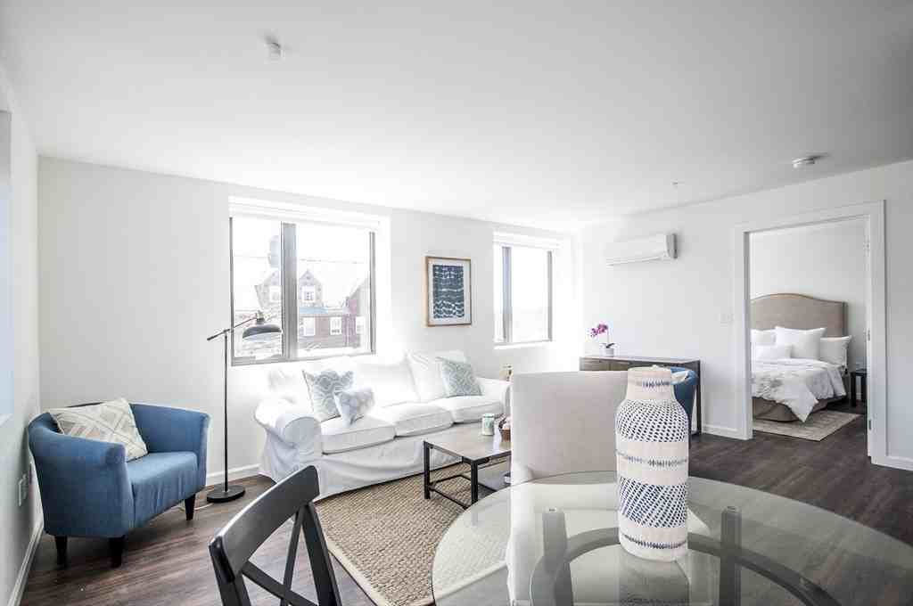 70 Parker Hill Ave - Photo 7 of 12