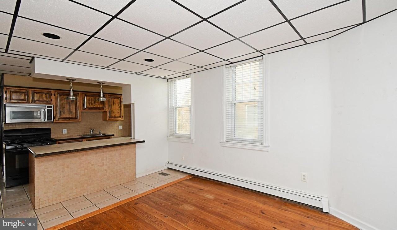 470 Emmett St - Photo 4 of 24