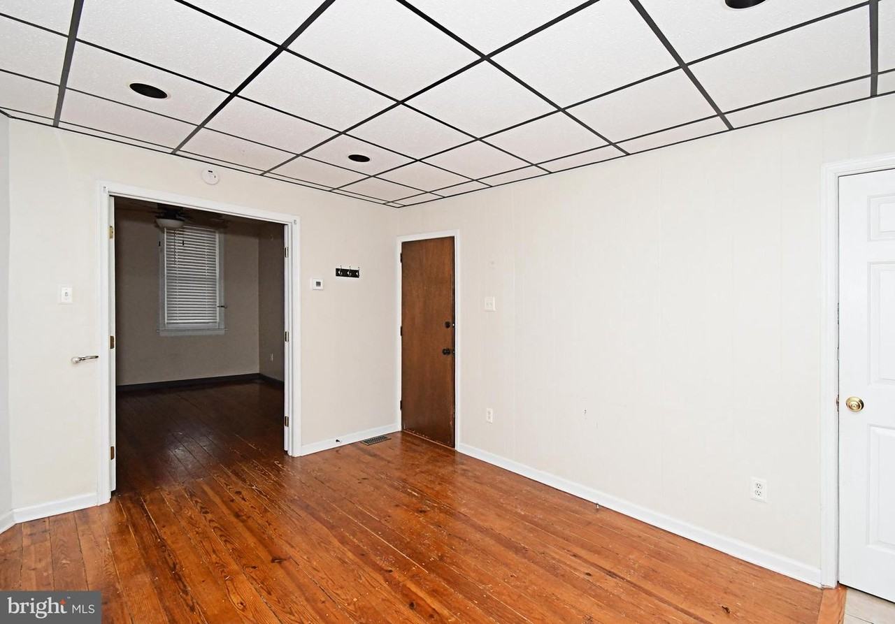 470 Emmett St - Photo 6 of 24