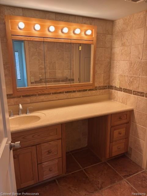 2120 Pauline Blvd - Photo 5 of 15