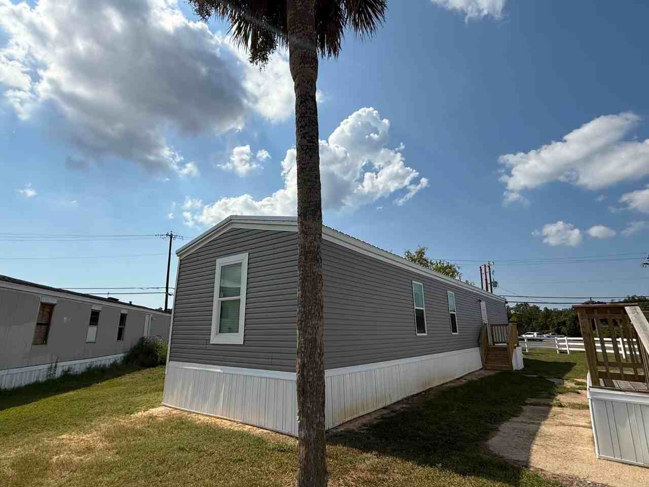 Oaklawn Estates 8400 W. Oaklawn Rd. - Photo 2 of 9