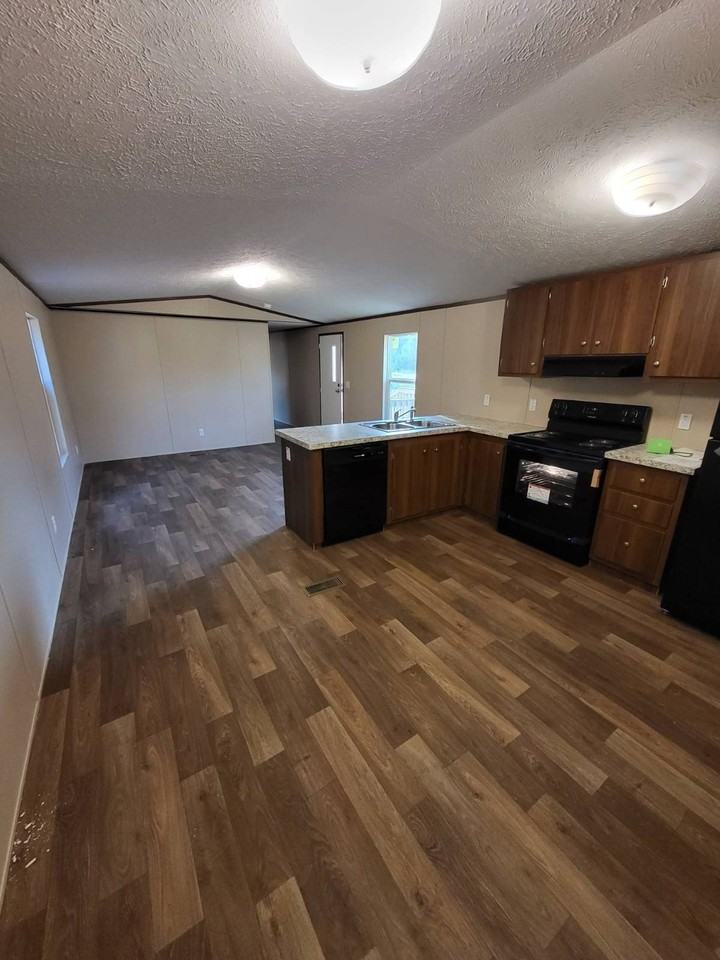 1594 Dean Delmar Dr., - Photo 4 of 7