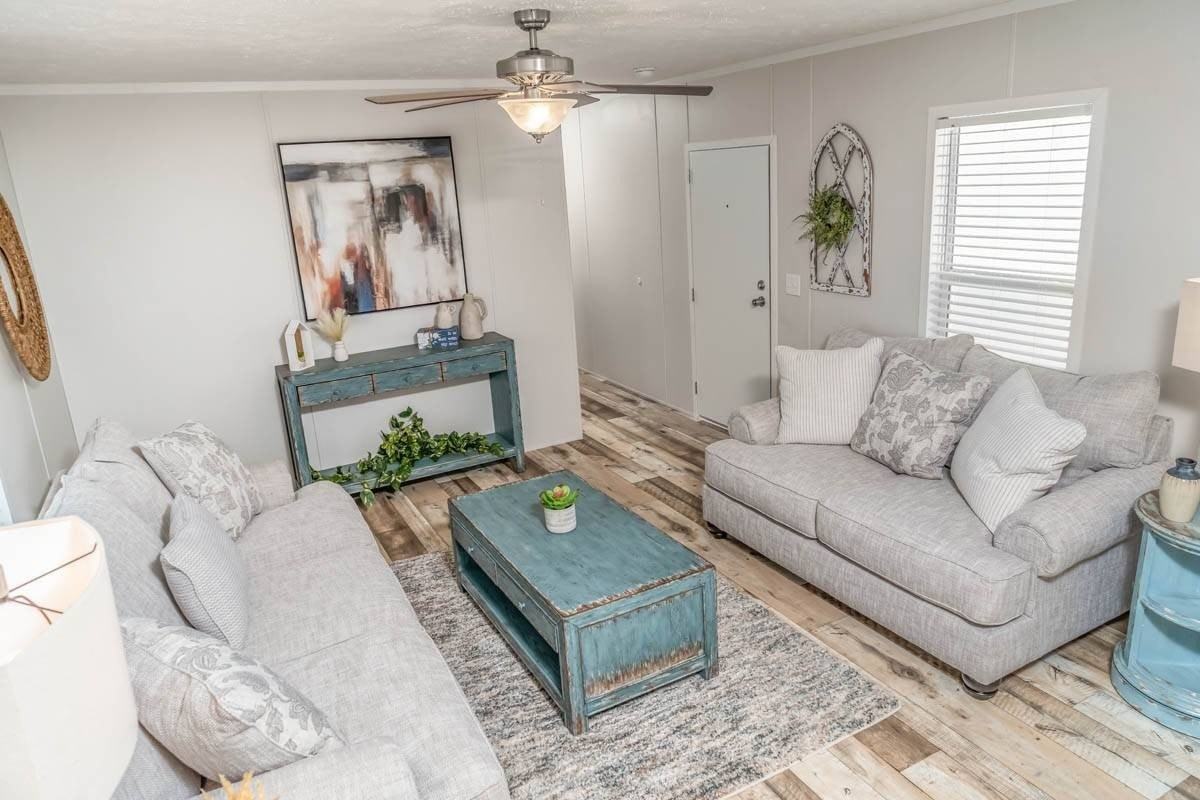 1548 Delmar Dr - Photo 6 of 6