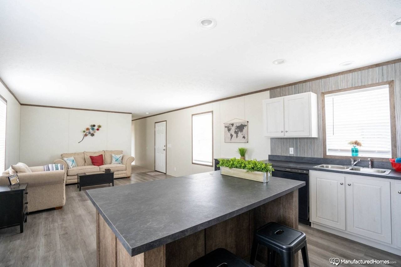 275 S Lincoln St #33 - Photo 3 of 13