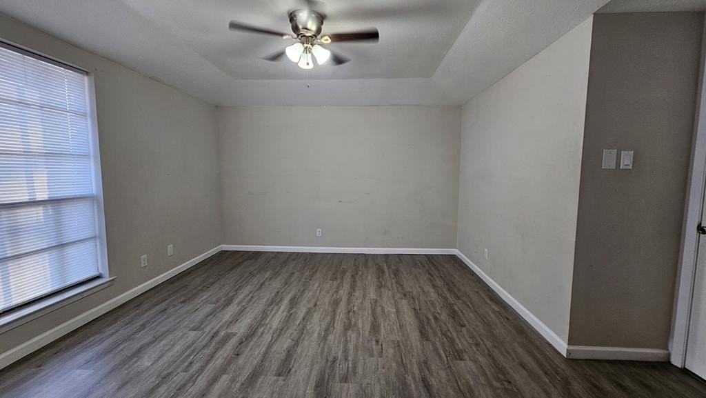 2042 Magill St - Photo 6 of 12