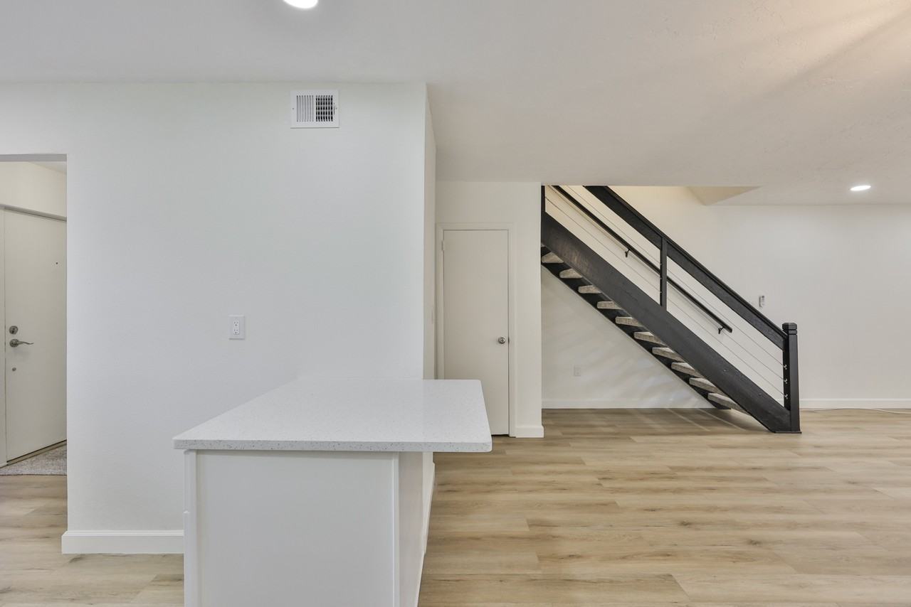 1620 58th Ave S - Photo 4 of 50