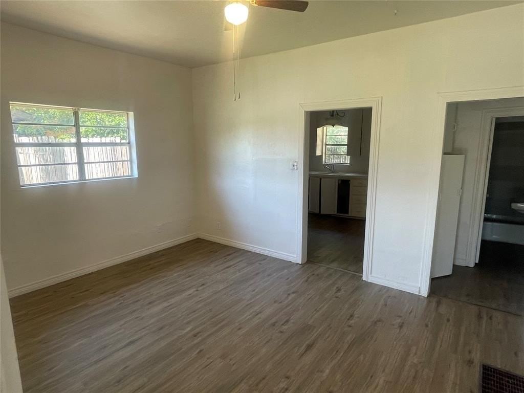 310 N 20th St - Photo 3 of 6