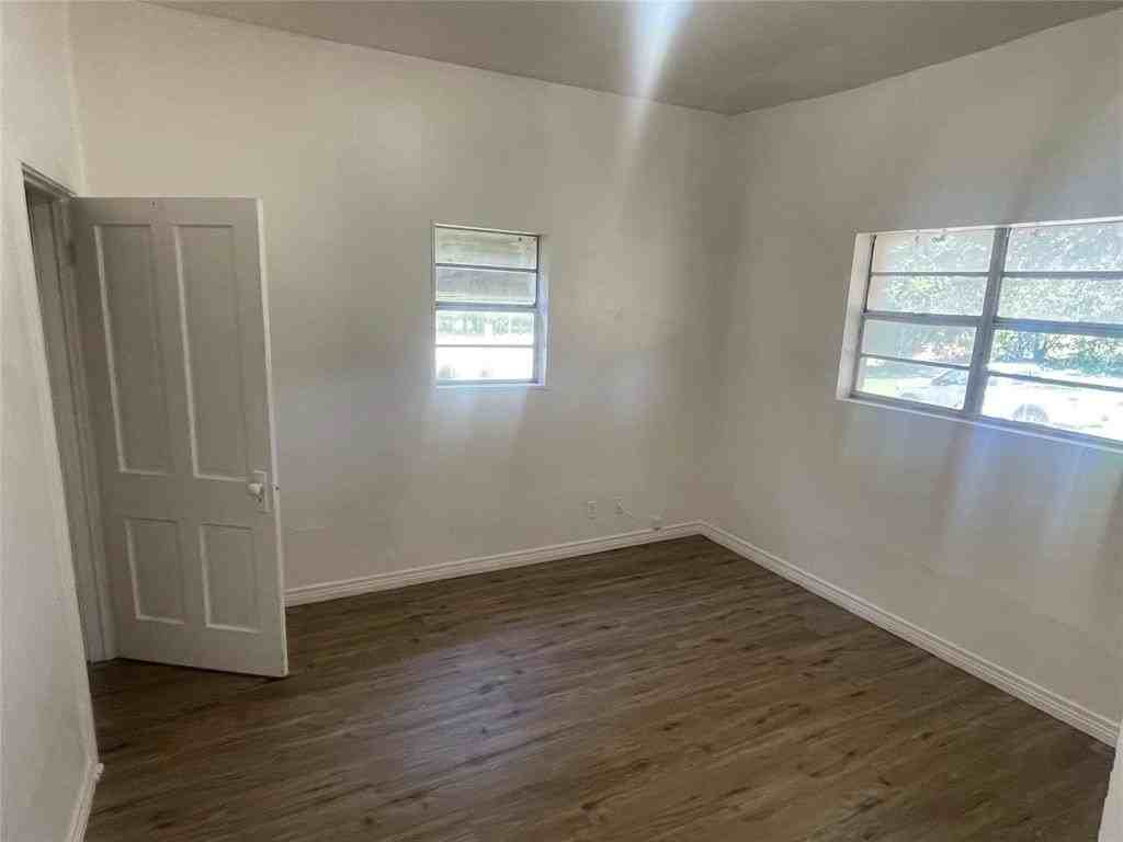 310 N 20th St - Photo 4 of 6