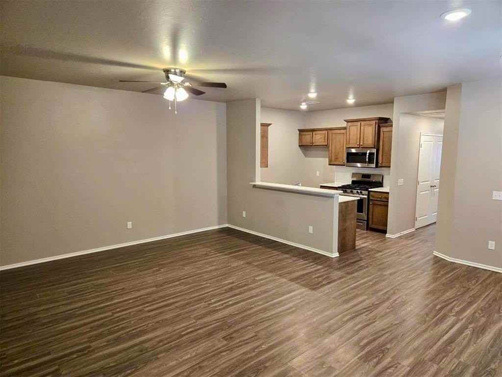 916 Coles Crk - Photo 7 of 39