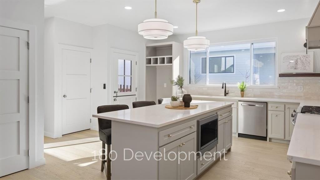 1649 Nw 12th St - Photo 7 of 24