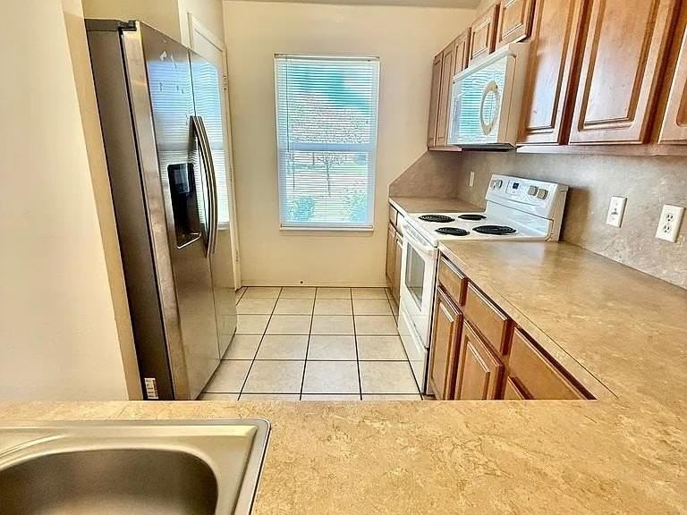 2821 Fennel Rd - Photo 3 of 10