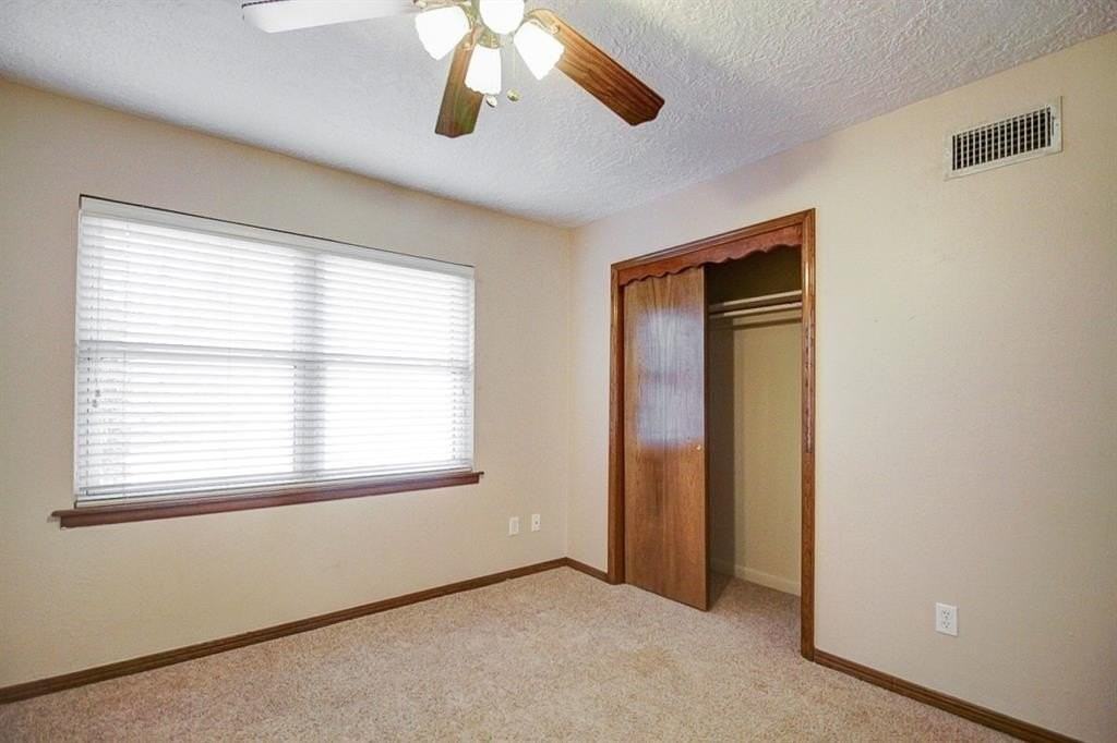 805 Willow Ln - Photo 5 of 17