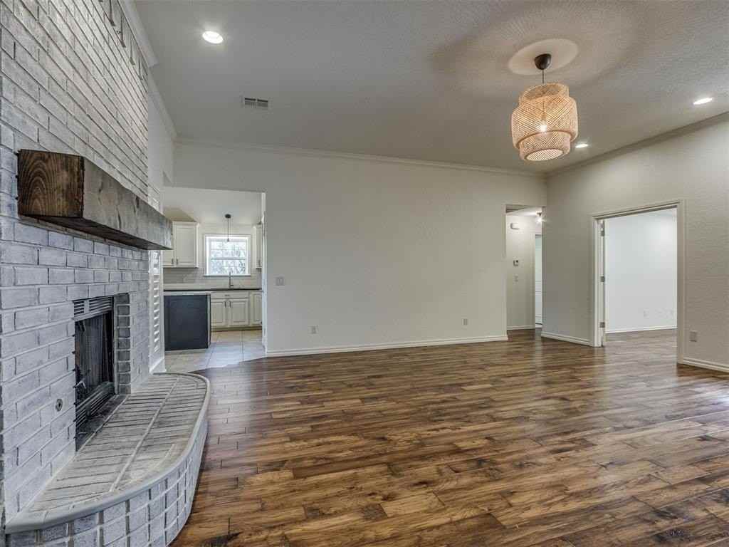 3028 Weymouth Way - Photo 6 of 29