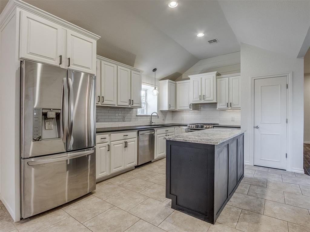 3028 Weymouth Way - Photo 7 of 29