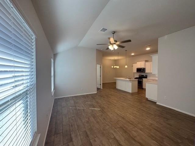 634 Marlin Ct - Photo 5 of 32