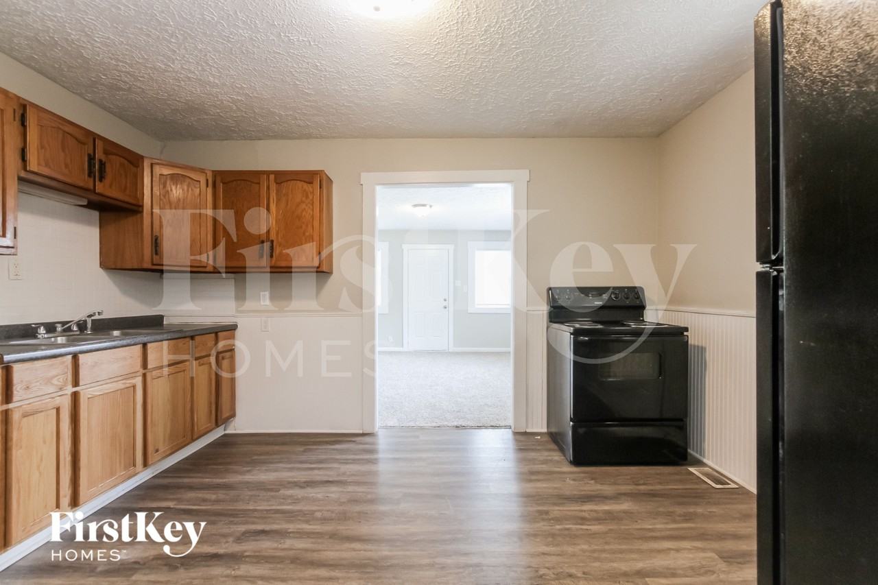 2752 S Rybolt Ave - Photo 6 of 15