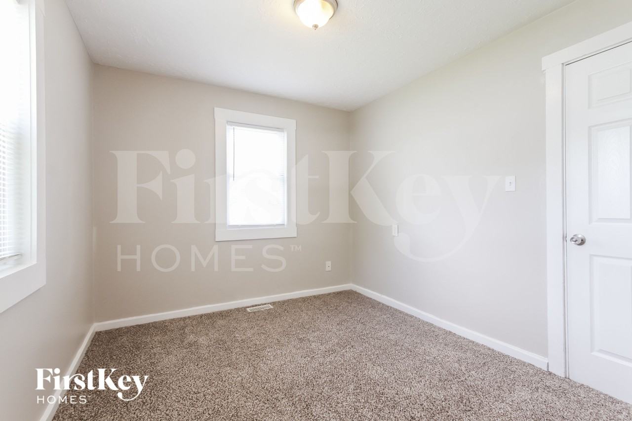 2752 S Rybolt Ave - Photo 7 of 15