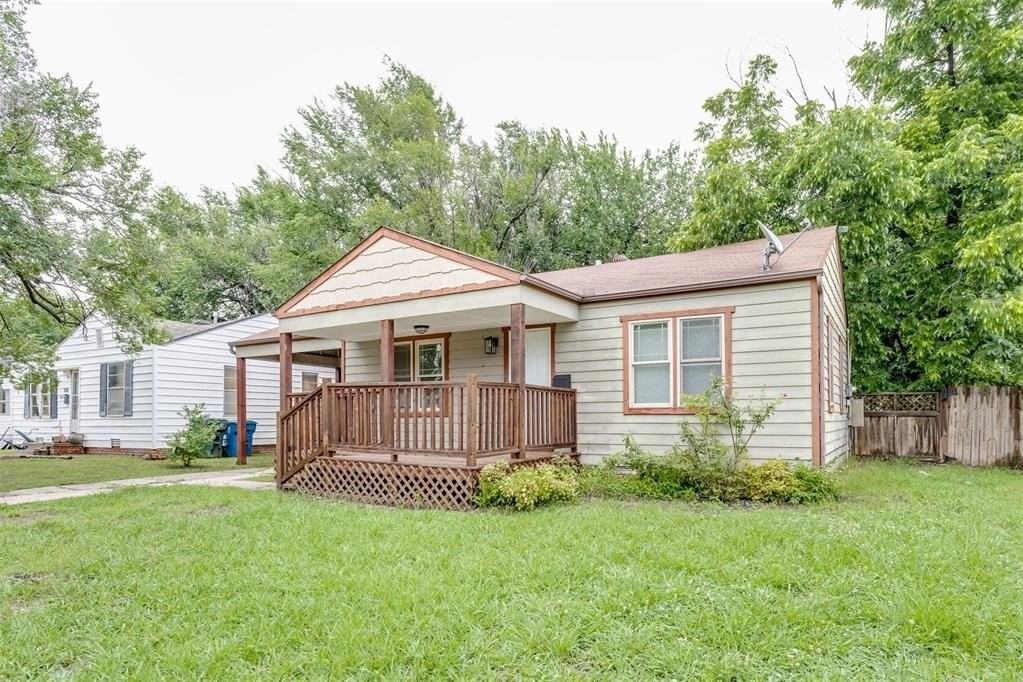 516 E Rickenbacker Dr - Photo 4 of 47