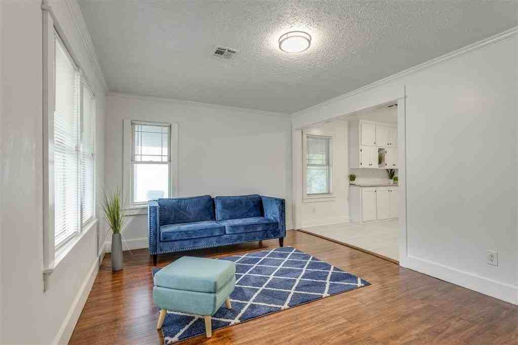 516 E Rickenbacker Dr - Photo 7 of 47