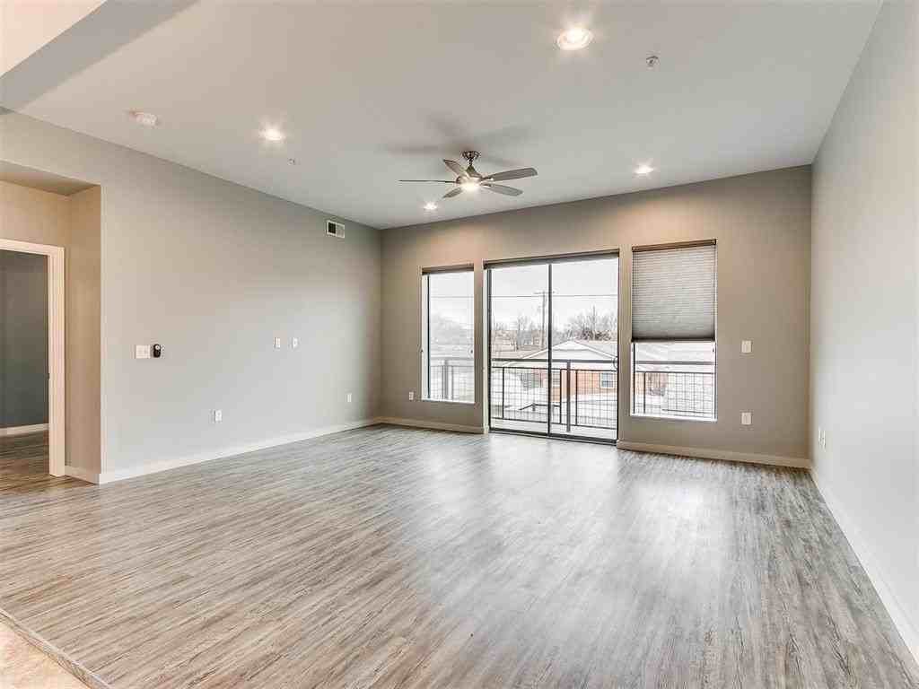 401 E Boyd St Ste 211 #211 - Photo 2 of 9