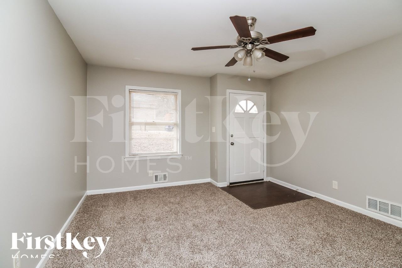 2672 Lilac Dr - Photo 2 of 19