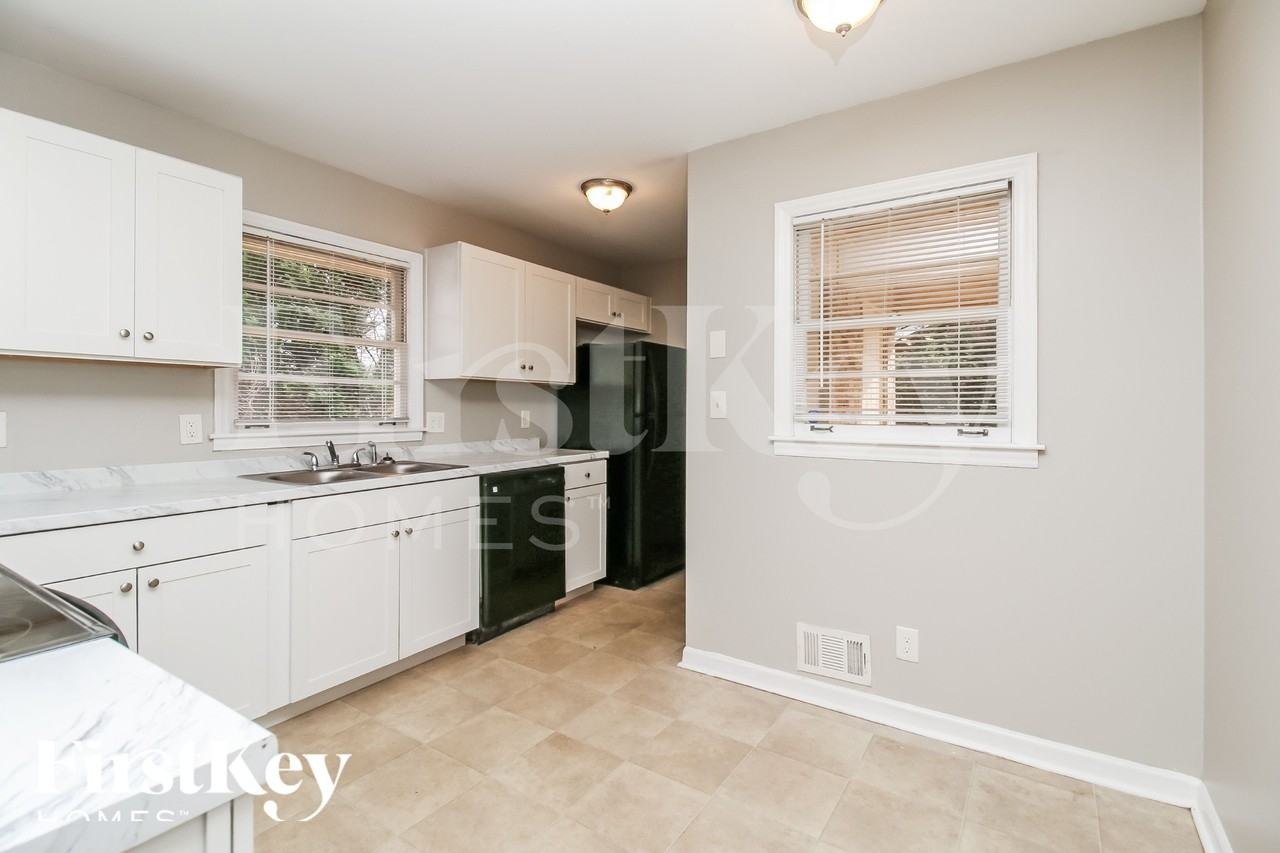 2672 Lilac Dr - Photo 7 of 19