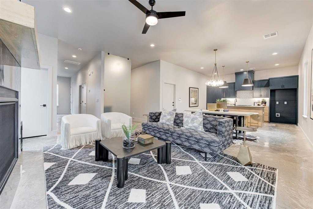 1318 Nw 15th St - Photo 6 of 37