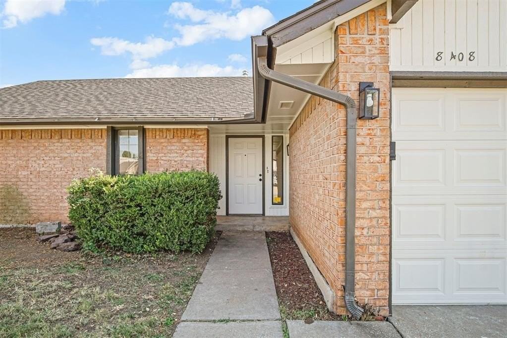 8408 Nw 109th St - Photo 3 of 33