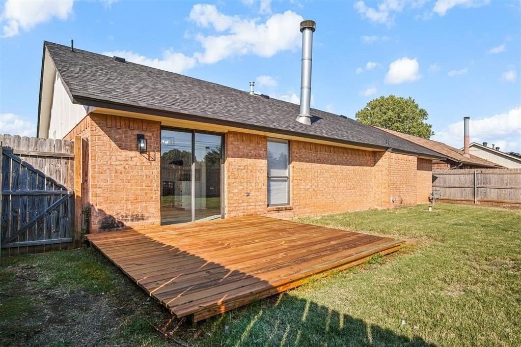 8408 Nw 109th St - Photo 6 of 33