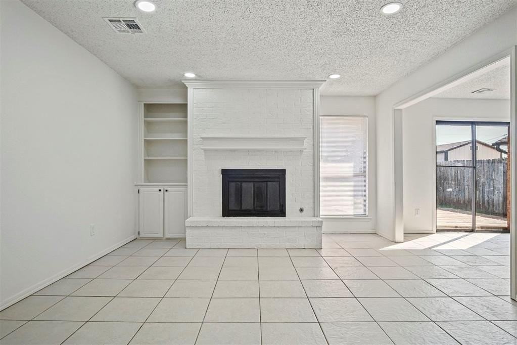 8408 Nw 109th St - Photo 7 of 33