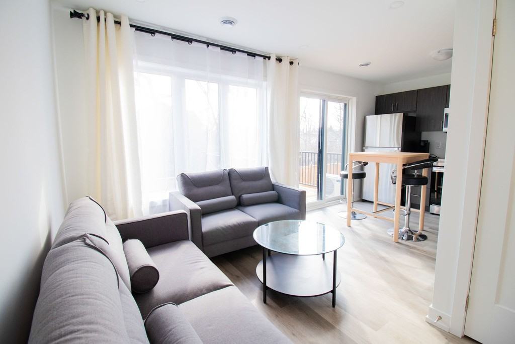 4263 Fourth Ave - Photo 5 of 34