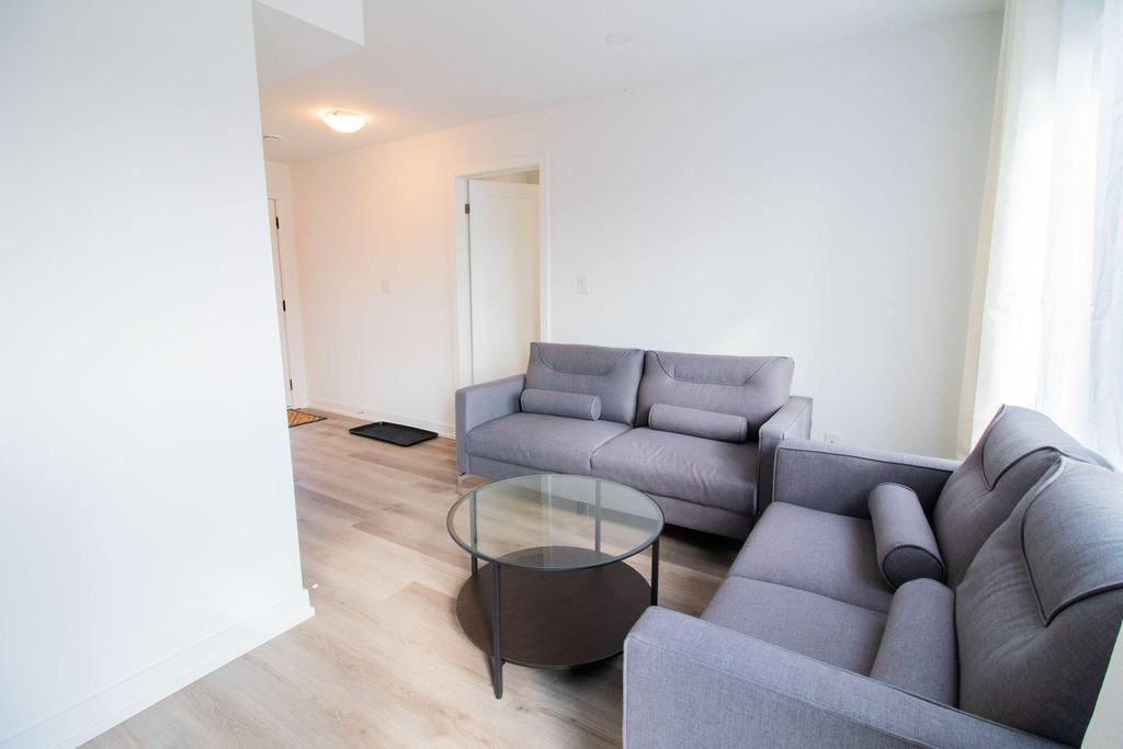 4263 Fourth Ave - Photo 6 of 34