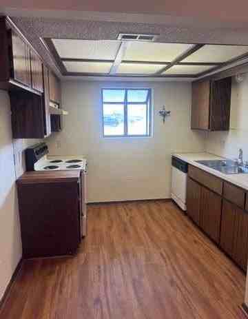 1501 N Fretz Ave - Photo 3 of 12