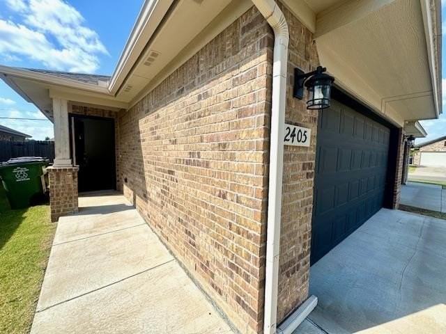 2405 Northcreek Ln - Photo 3 of 28