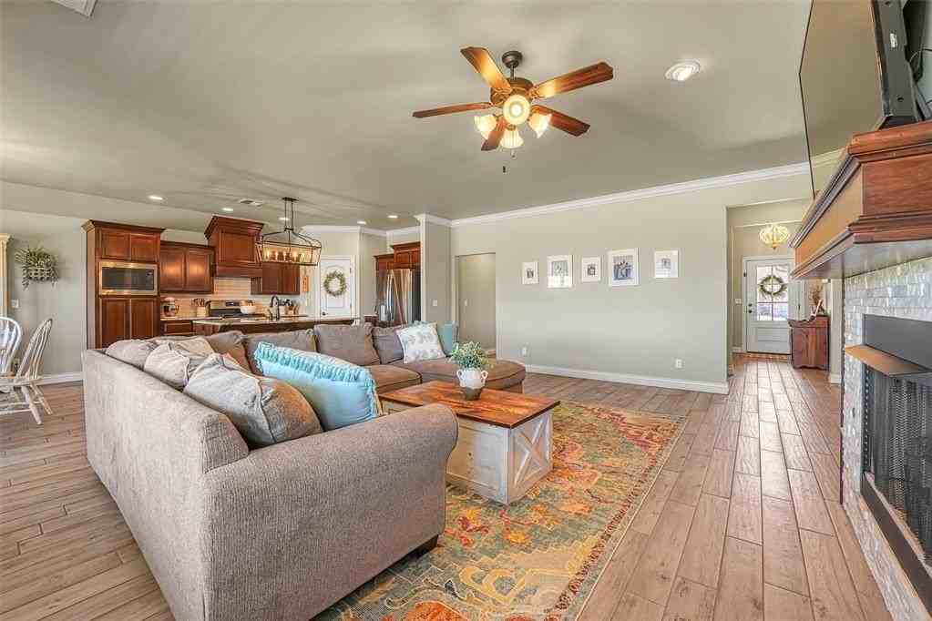 1101 Northridge Blvd - Photo 6 of 39