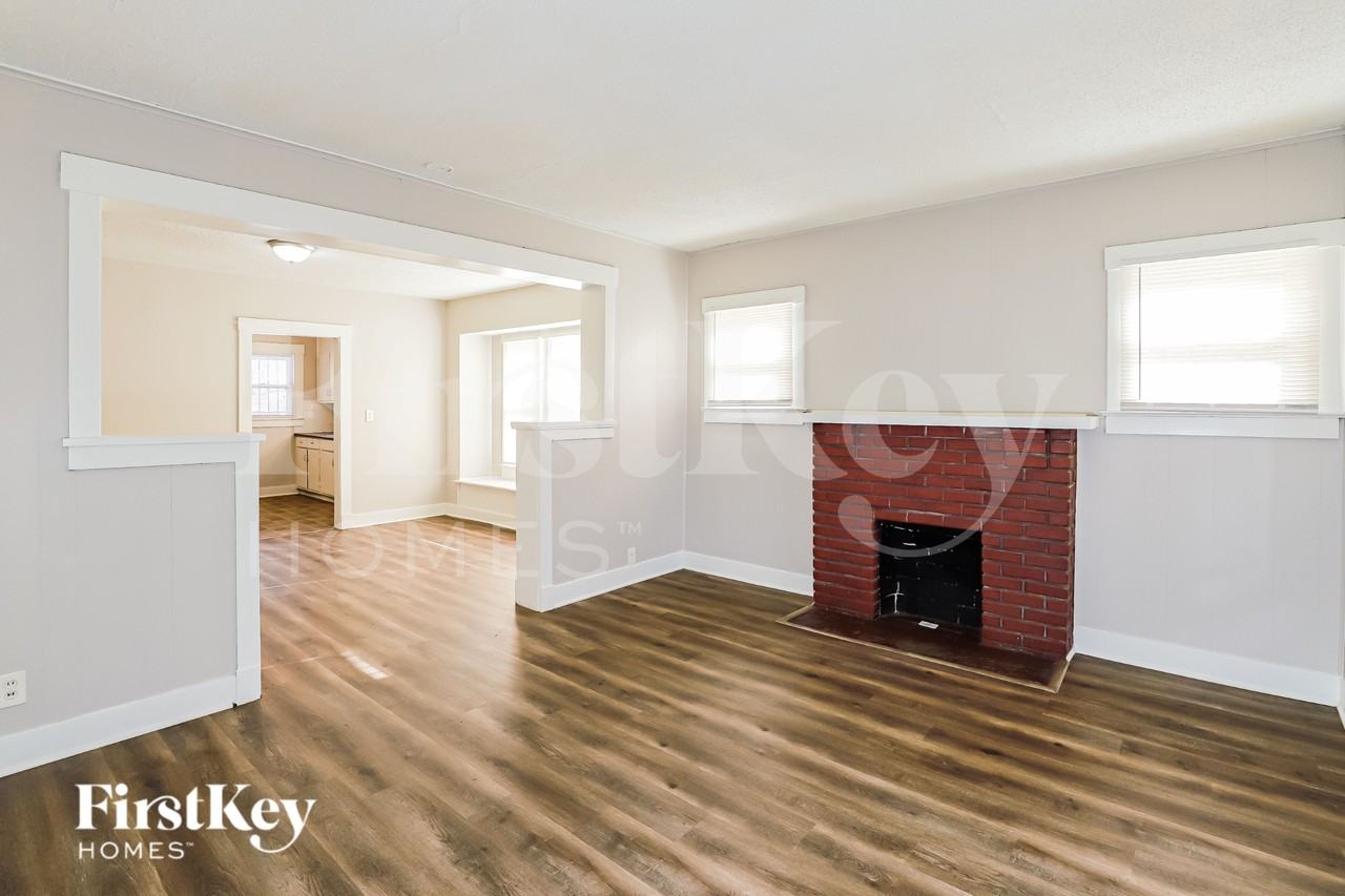 2507 Quincy St - Photo 2 of 19