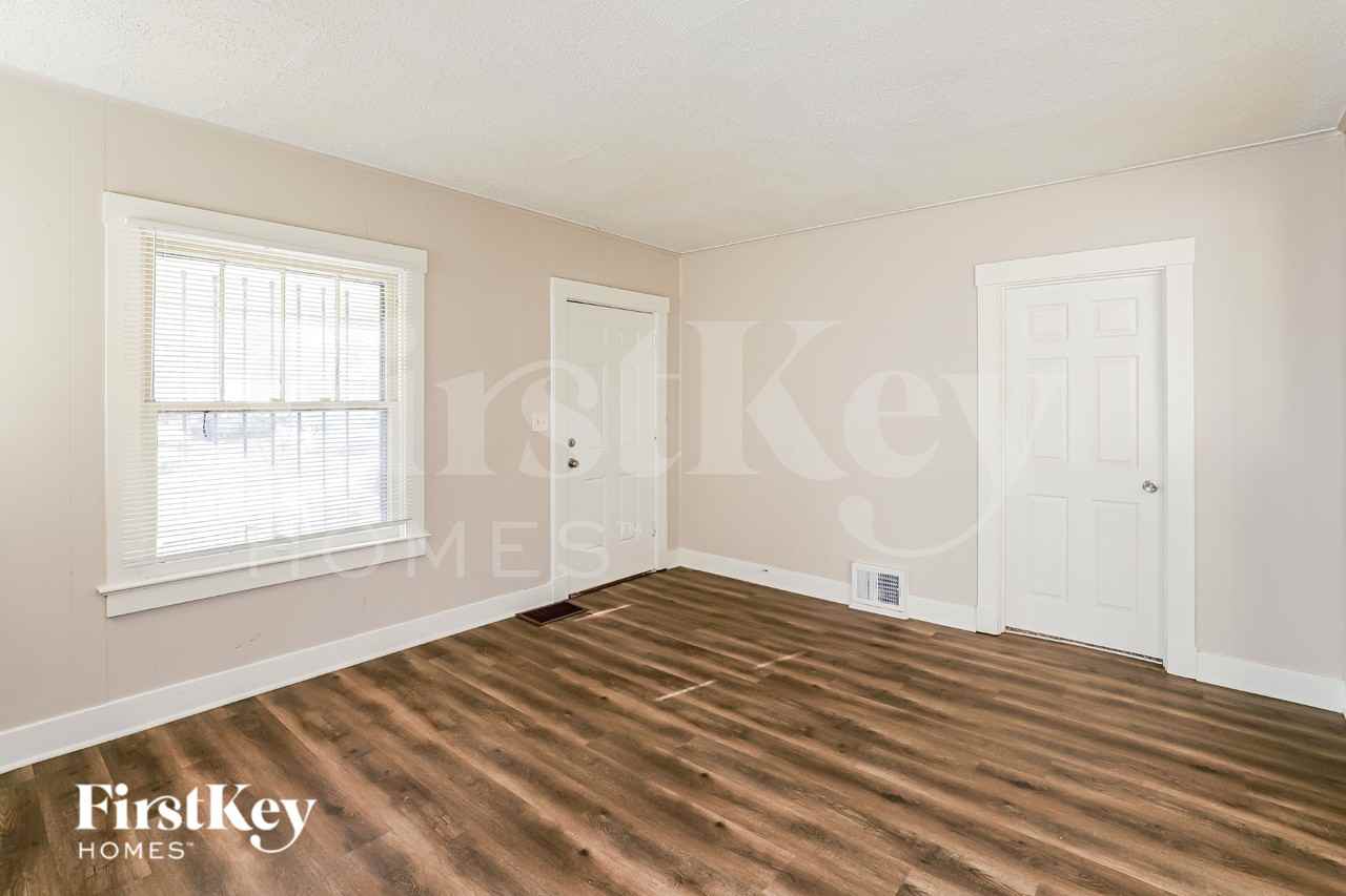 2507 Quincy St - Photo 3 of 19