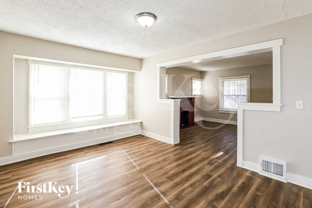 2507 Quincy St - Photo 6 of 19