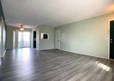 11433 N May Ave Apt B #B - Photo 2 of 8