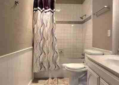 11433 N May Ave Apt B #B - Photo 7 of 8