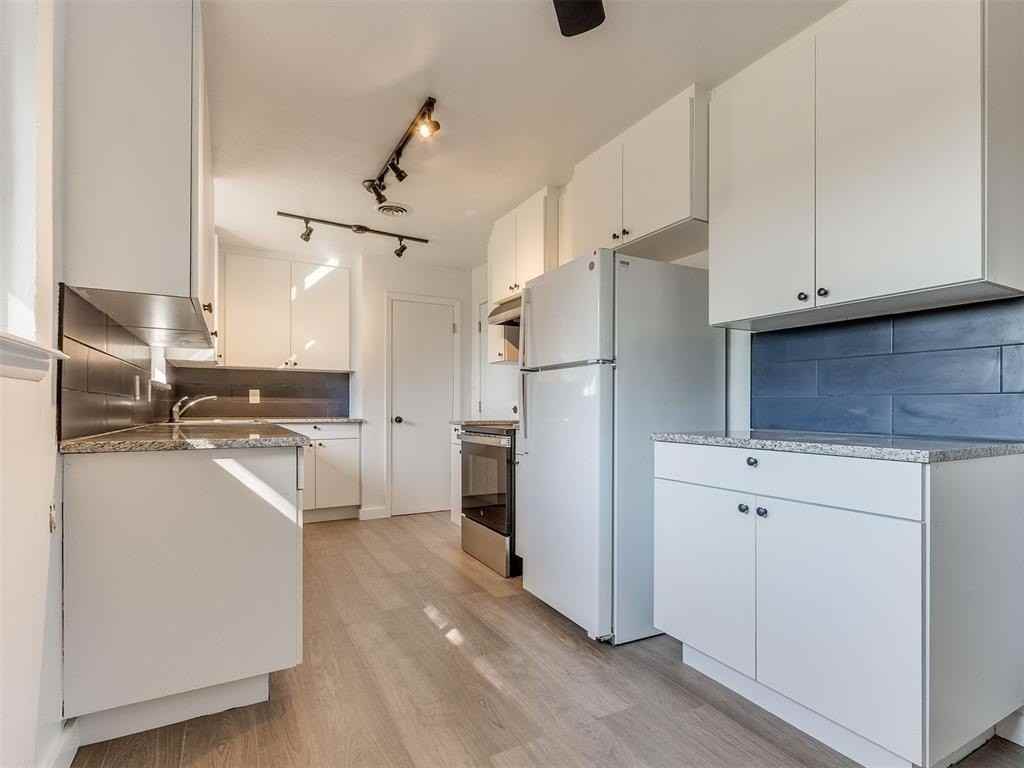 2016 Melrose Dr - Photo 5 of 20