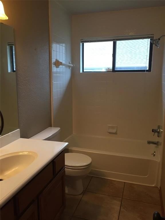 4101 Drawbridge Ln - Photo 6 of 12