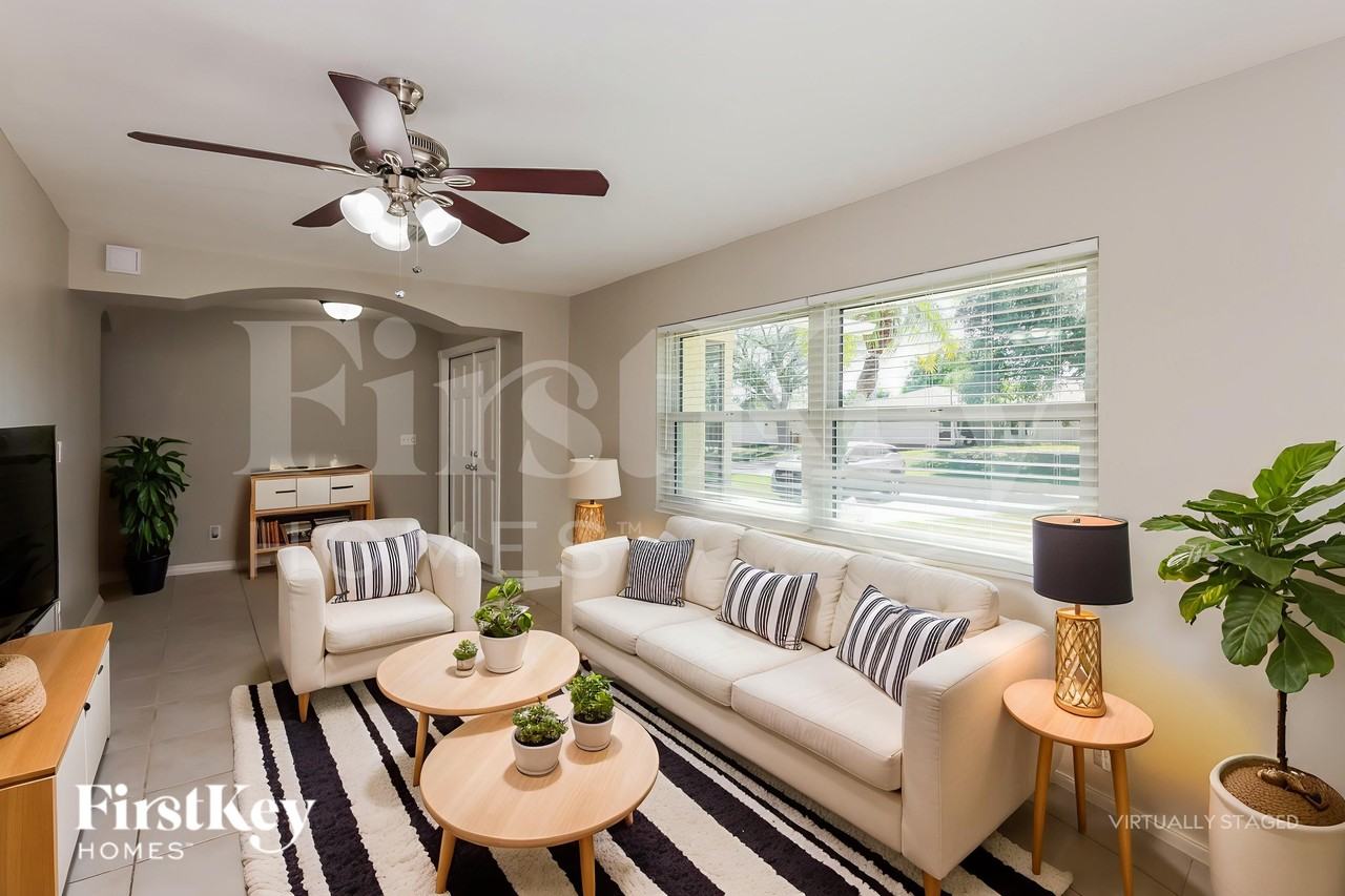 241 Swter - Photo 3 of 19