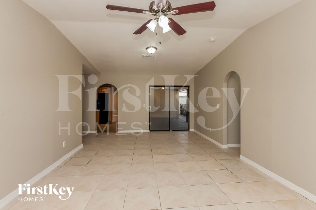 241 Swter - Photo 4 of 19