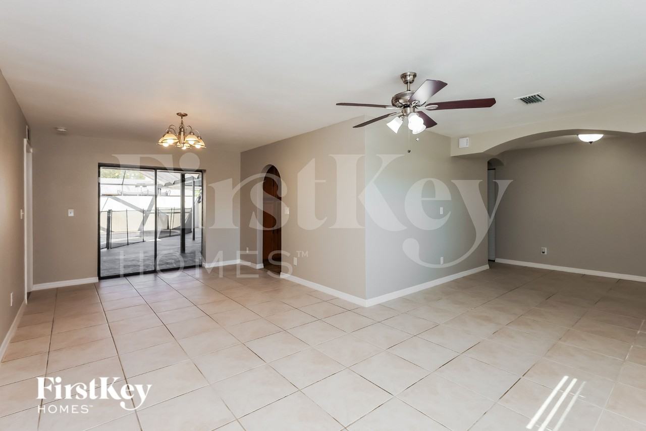 241 Swter - Photo 5 of 19