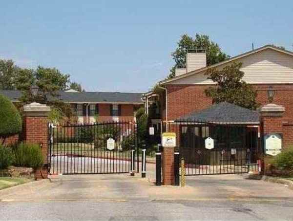 4400 Hemingway Dr Apt 228 #228 - Photo 2 of 15