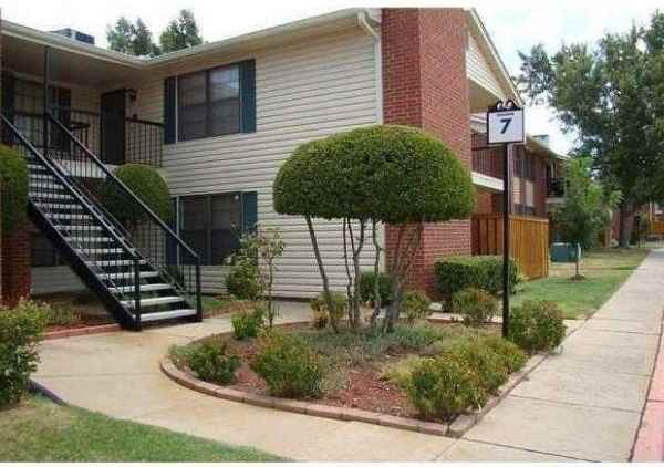 4400 Hemingway Dr Apt 228 #228 - Photo 3 of 15