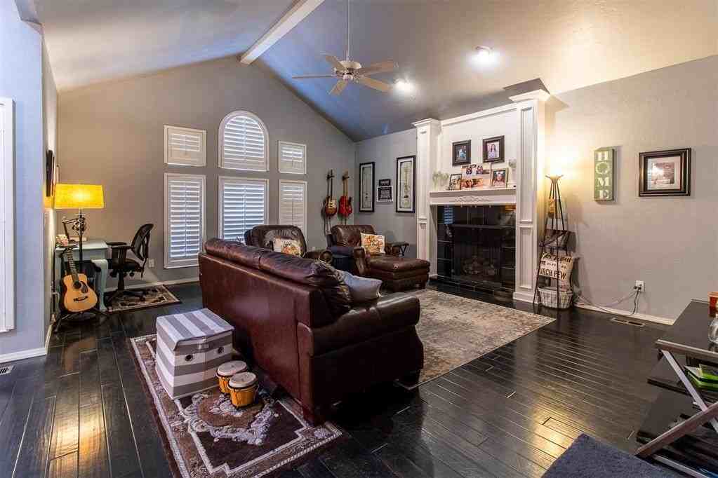 2812 Sw 109th St - Photo 4 of 32